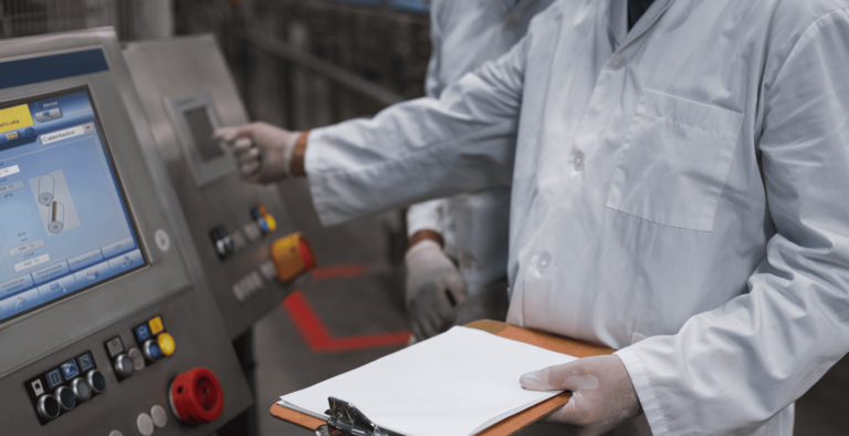 Adjusting sealing jaw temperature on a flow wrapper