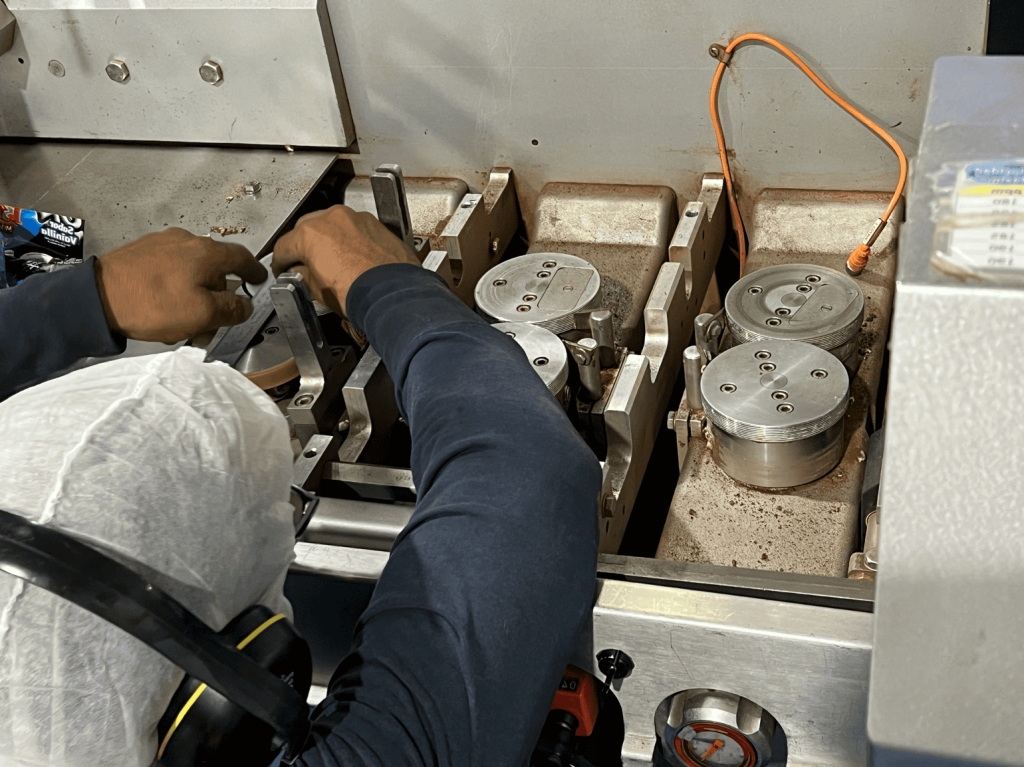 Fin Wheel Adjustment on Flow Wrapper