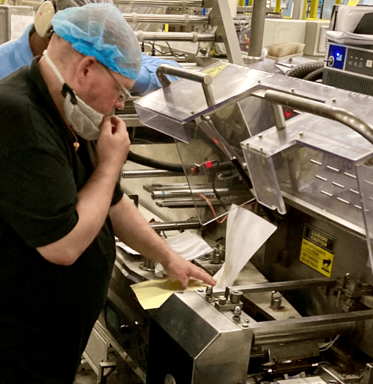 Checking carbon impression from a flow wrapper