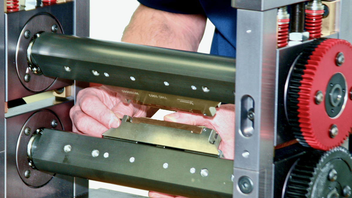 Anvil and Knife Installation on a Flow Wrapper